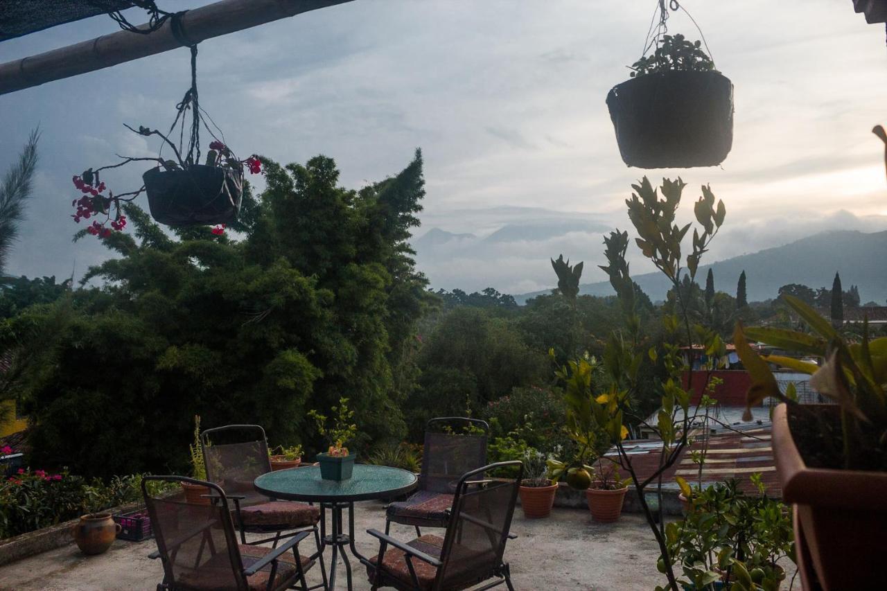 Casa Familiar Hotel Antigua Buitenkant foto